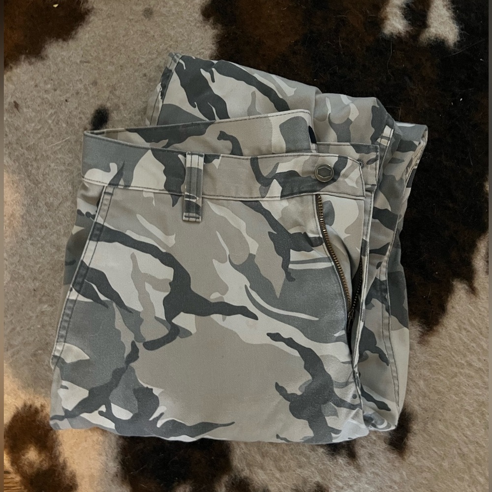 RVCA cargos